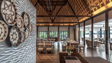 5 restoran, kahvaltı sunulur