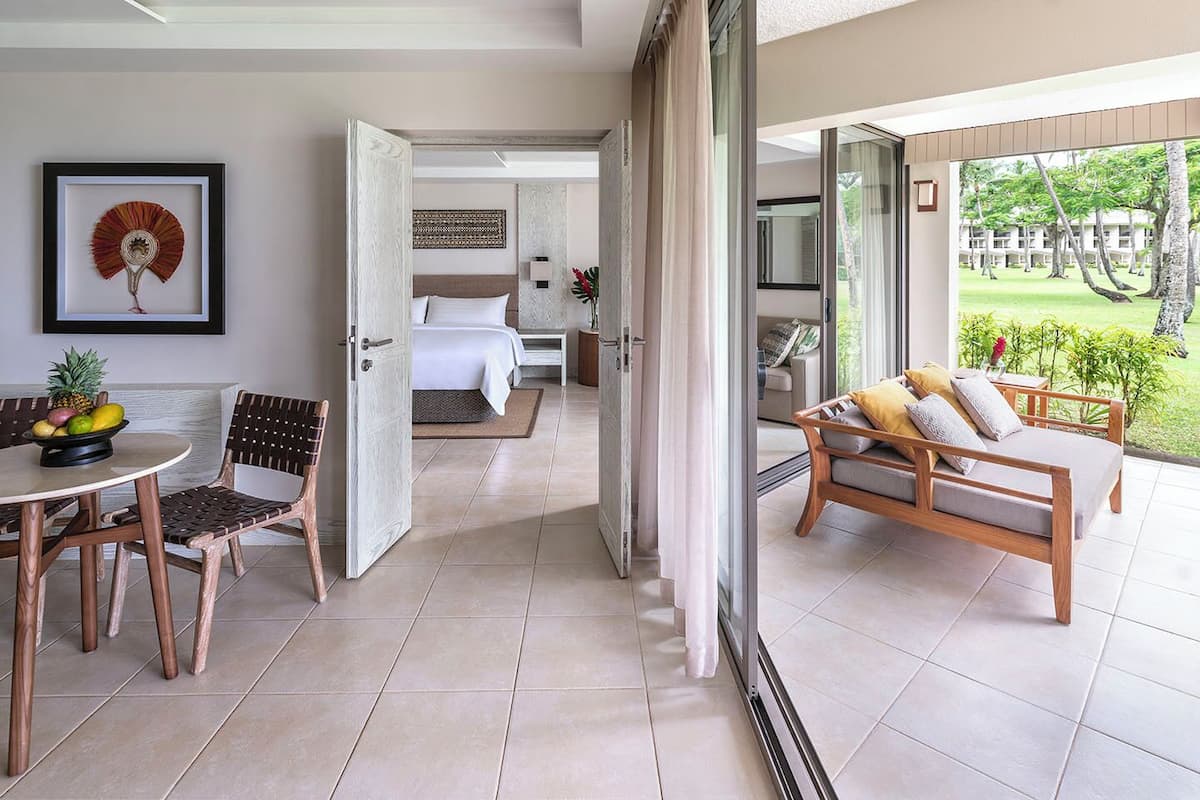 Yanuca Lagoon Suite | Premium bedding, in-room safe, desk, laptop workspace