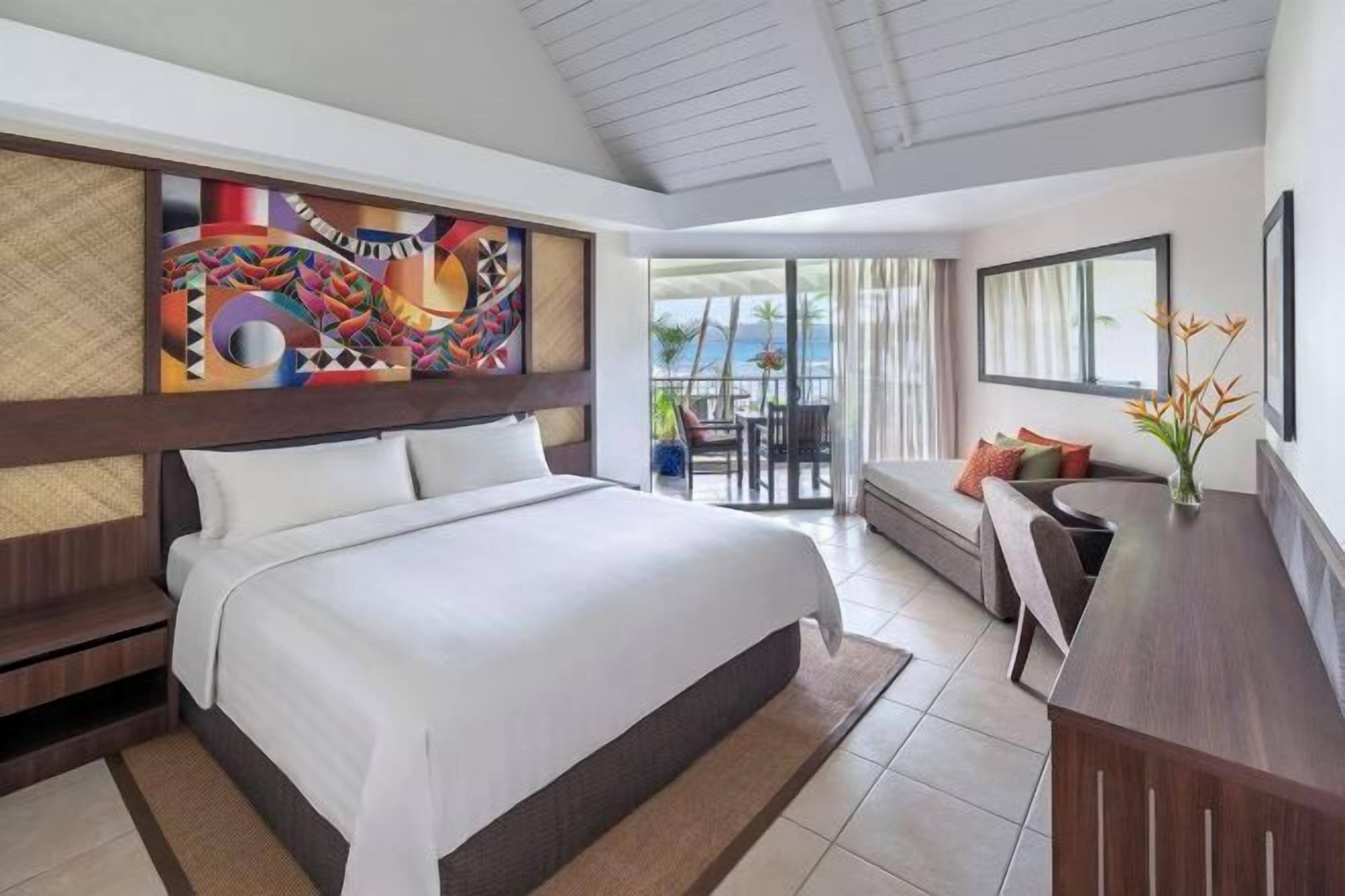 Premium bedding, in-room safe, desk, laptop workspace