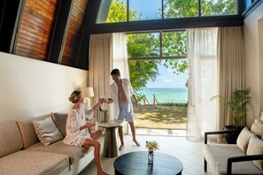 Room (Reef Bure) | Premium bedding, in-room safe, desk, laptop workspace