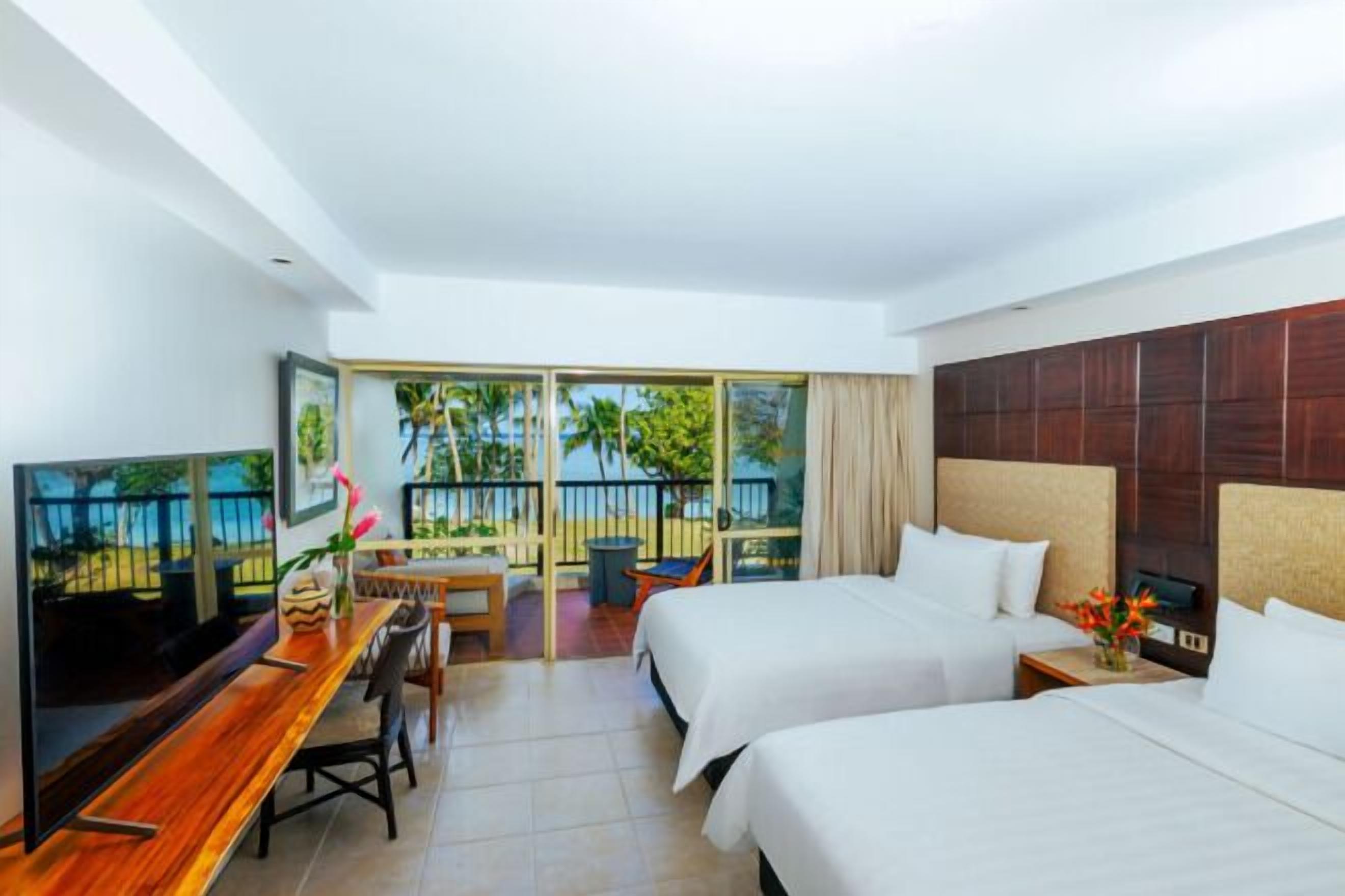 Premium bedding, in-room safe, desk, laptop workspace