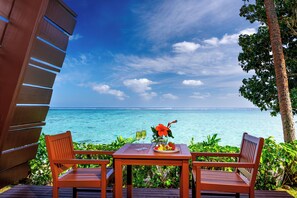 Couples treatment rooms, sauna, hot tub, steam room, body treatments