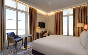 Safe på rommet, strykejern/-brett og barnesenger (inkludert)