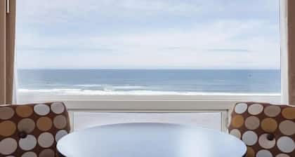 Seagrass Oceanfront Inn