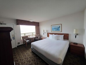 Standard Room, 1 King Bed, Ocean View | Iron/ironing board, free WiFi, bed sheets - Seagrass Oceanfront Inn (Newport)