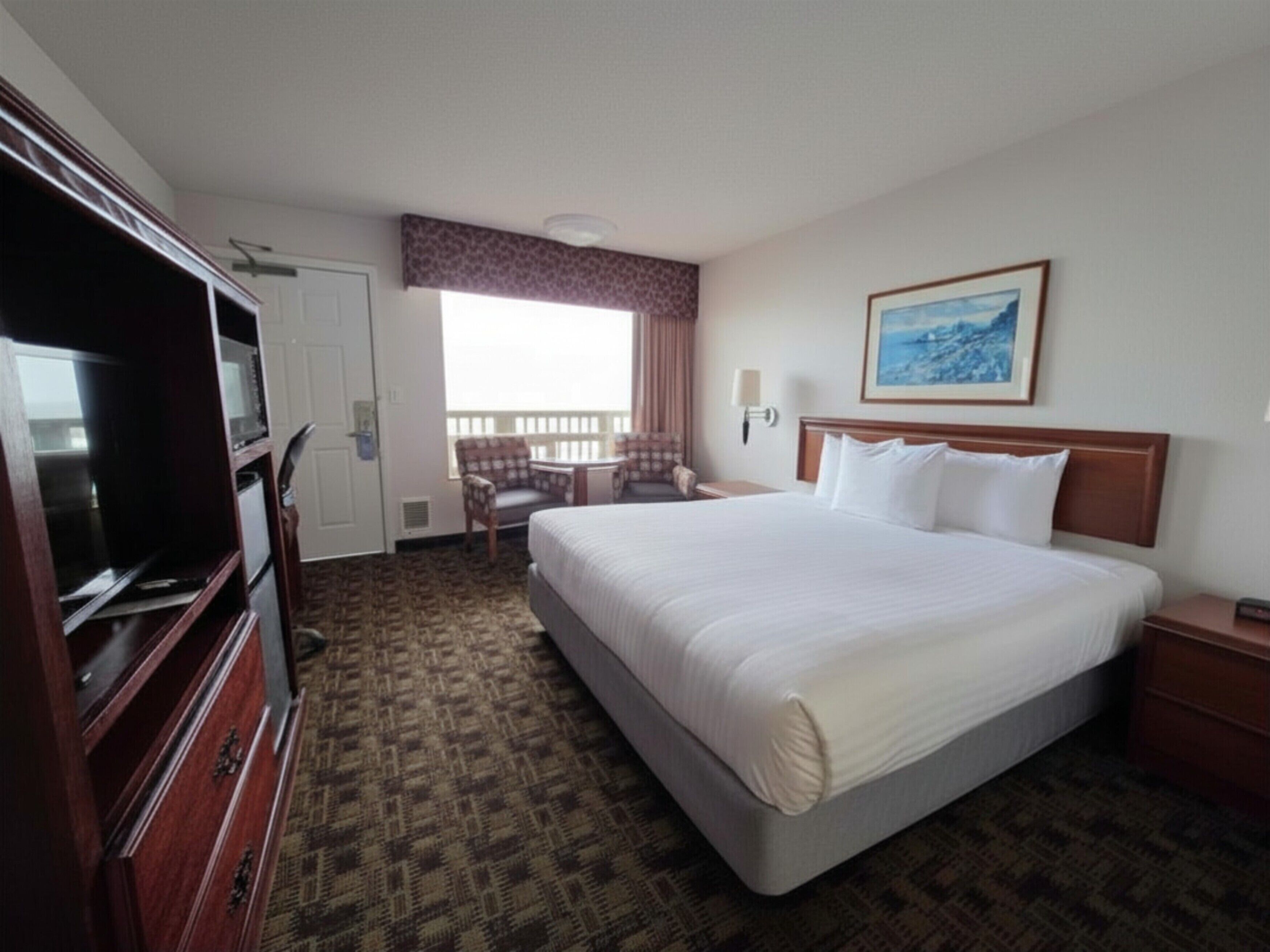 Standard Room, 1 King Bed, Ocean View | Iron/ironing board, free WiFi, bed sheets