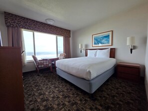 Tabla de planchar con plancha, wifi gratis y ropa de cama 