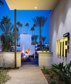 Courtyard - Hotel Adeline, Scottsdale, a Tribute Portfolio Hotel (Scottsdale)