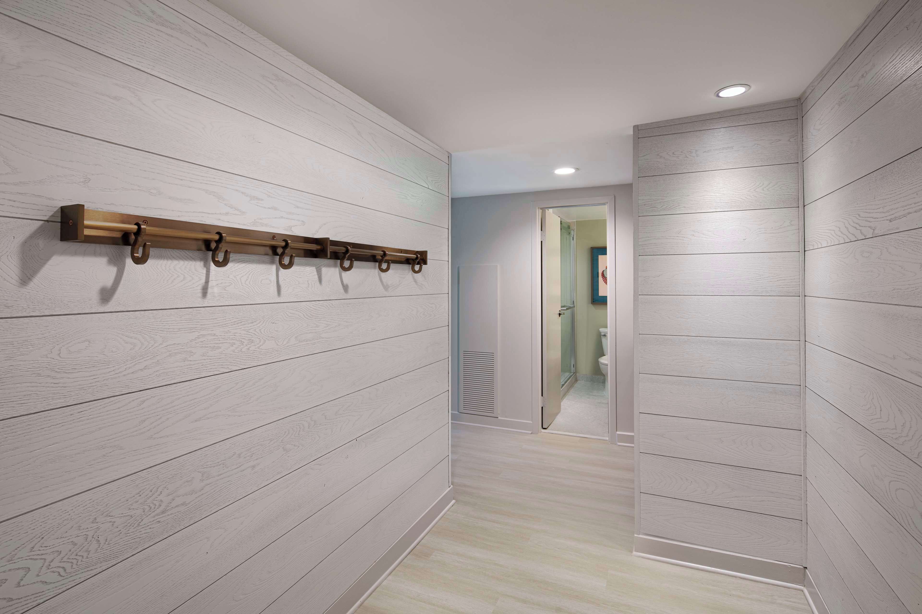 premium bedding, in-room safe, desk, laptop workspace