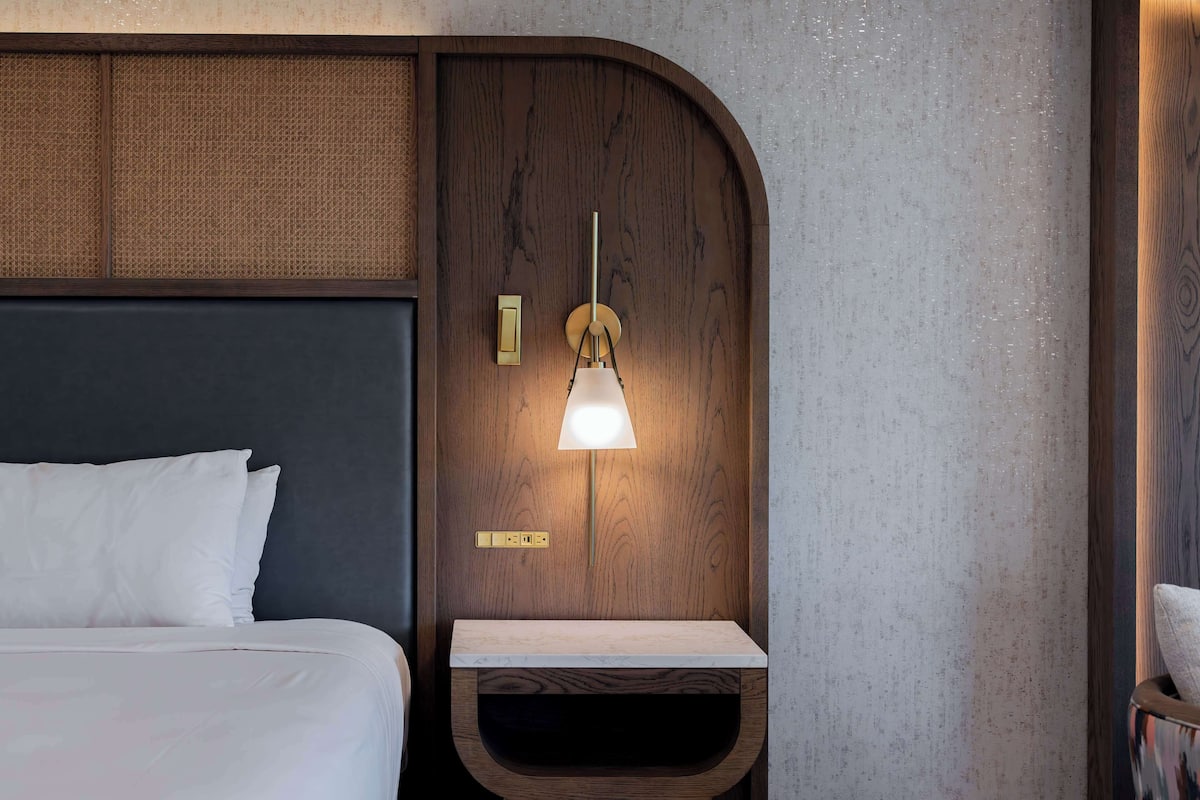 Suite, 1 King Bed (Palmetto Suite) | Premium bedding, in-room safe, desk, laptop workspace