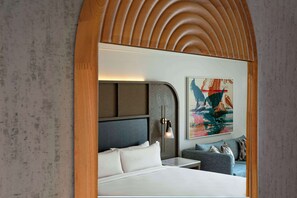 Premium bedding, in-room safe, desk, laptop workspace