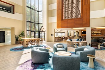 Hotel entrance and lobby at Sonesta Resort Hilton Head Island