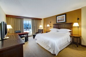Premium bedding, in-room safe, desk, laptop workspace