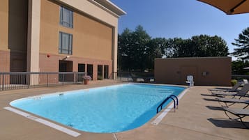Seasonal outdoor pool, sun loungers