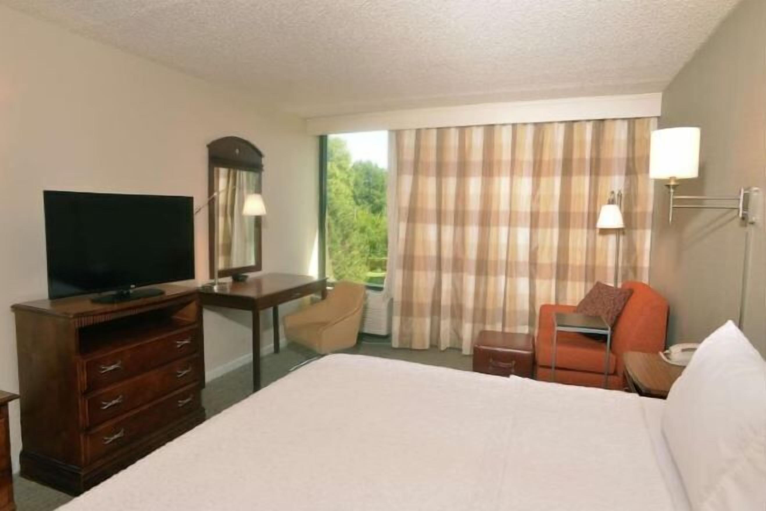 Bureau, fer et planche à repasser, Wi-Fi gratuit, draps fournis