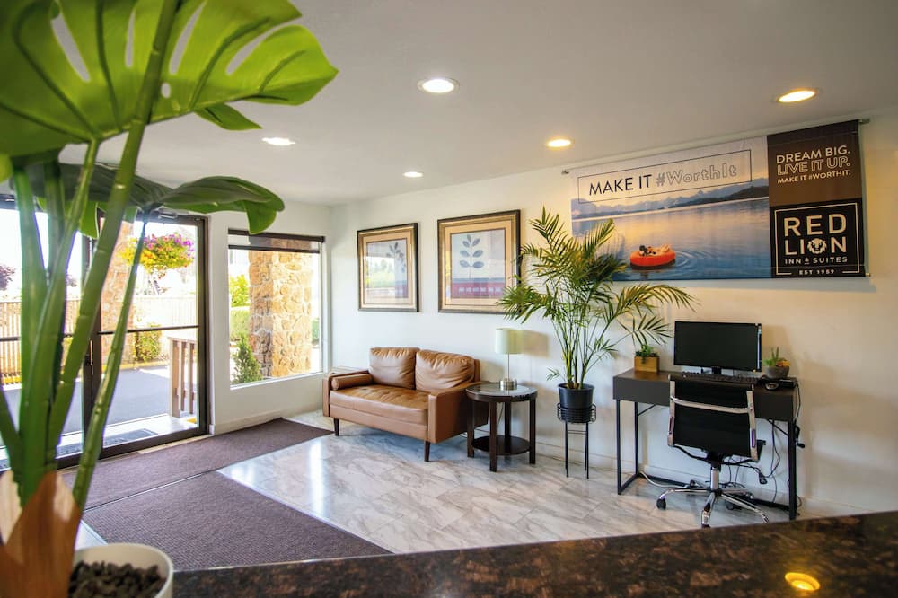 Red Lion Inn & Suites Vancouver