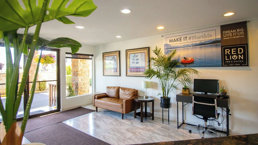 Red Lion Inn & Suites Vancouver