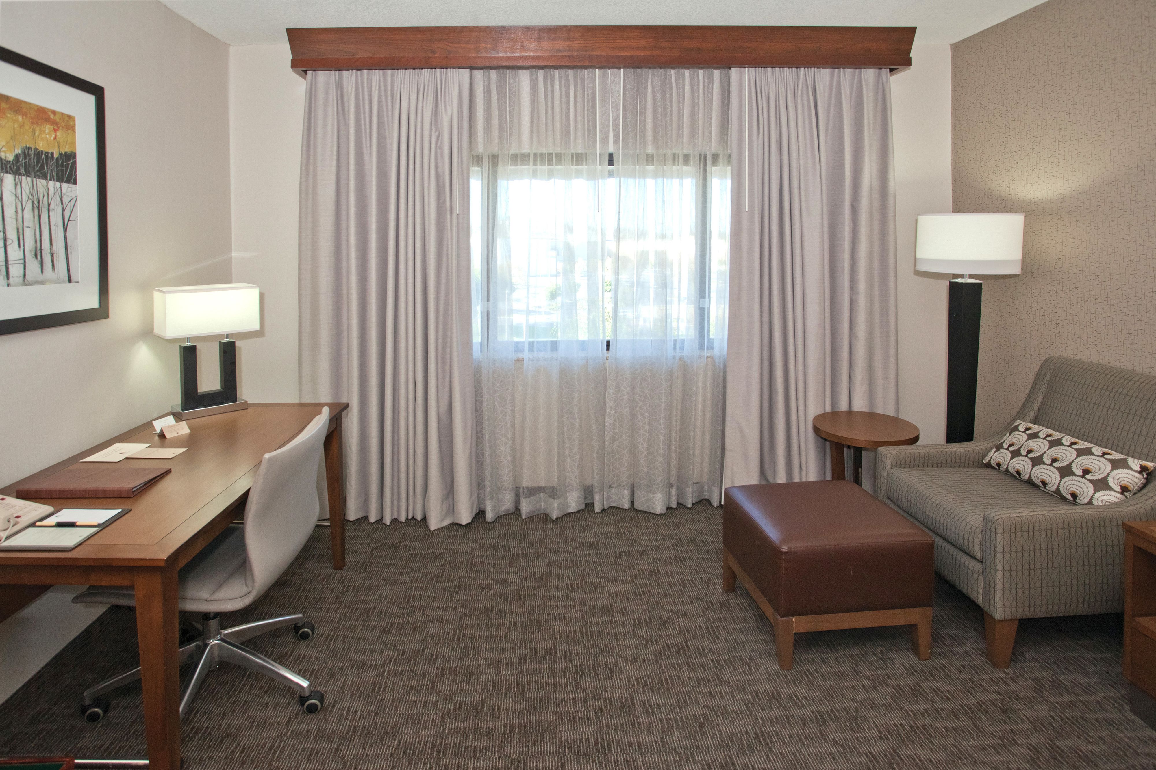 room, 1 king bed, accessible, non smoking | hypo-allergenic bedding, in-room safe, desk, blackout curtains