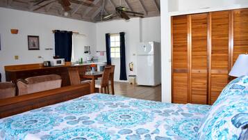 Casa de campo, 1 cama Queen size y sofá cama, balcón, vista a la playa (Admiral's) | Decoración personalizada y muebles diferentes