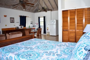 Suite, 1 Queen Bed with Sofa bed, Balcony, Ocean View (Admiral's) | Individually decorated, individually furnished, iron/ironing board