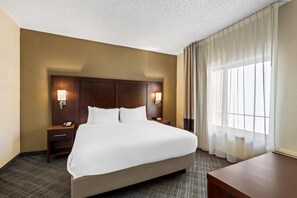 Premium bedding, pillow-top beds, desk, laptop workspace - Comfort Inn Roswell-Dunwoody (Roswell)