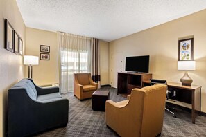 Premium bedding, pillowtop beds, desk, laptop workspace