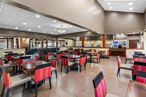 Free daily full breakfast  - Comfort Inn Roswell-Dunwoody (Roswell)