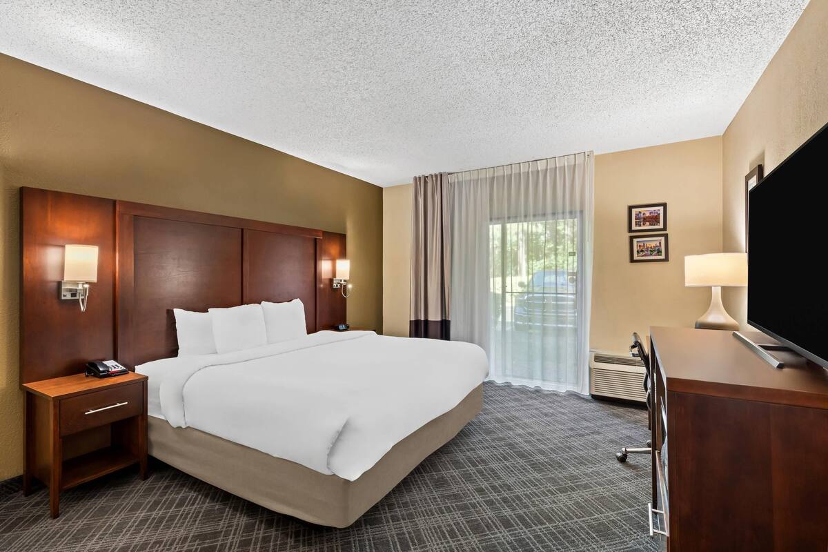 King Nonsmoking, Accessible | Premium bedding, pillowtop beds, desk, laptop workspace