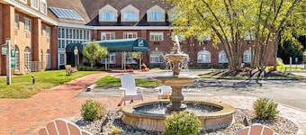 Avon Old Farms Hotel