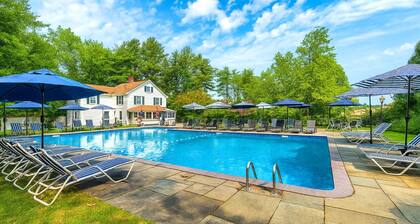 Avon Old Farms Hotel