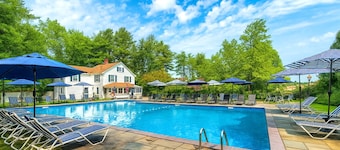 Avon Old Farms Hotel