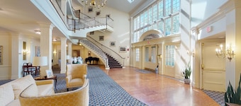 Avon Old Farms Hotel