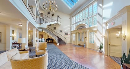 Avon Old Farms Hotel
