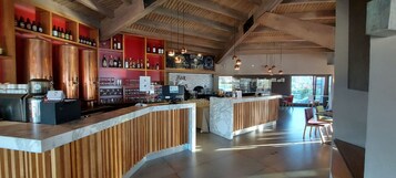 Café da manhã, almoço e jantar