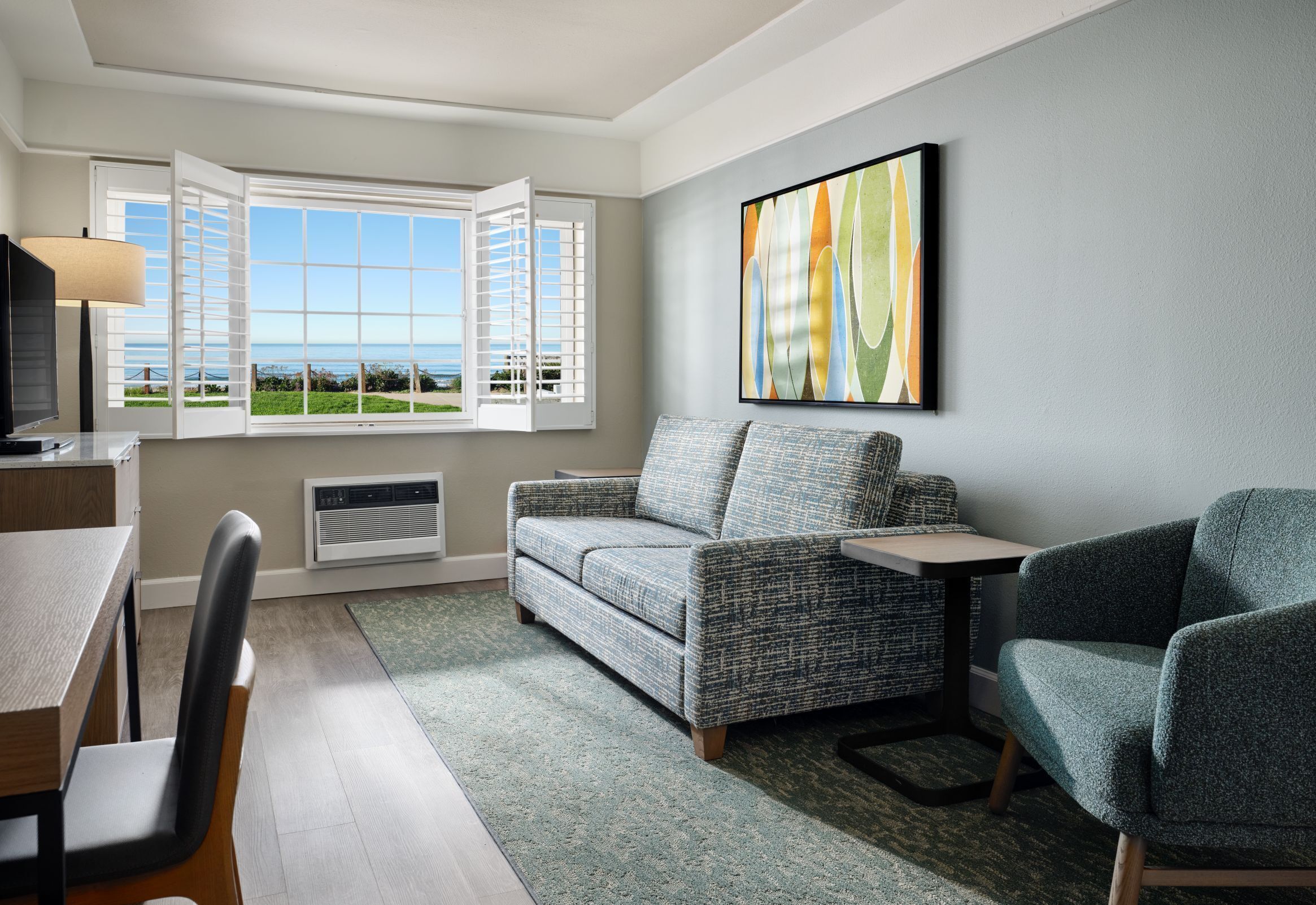 Sviitti, 1 keskisuuri parisänky, keittiö | Työpöytä, pimennysverhot, silitysrauta/-lauta, vauvansängyt