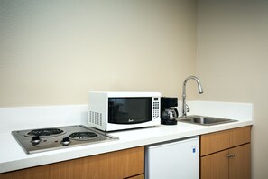 迷你冰箱、微波炉、炉灶、茶具/咖啡用具