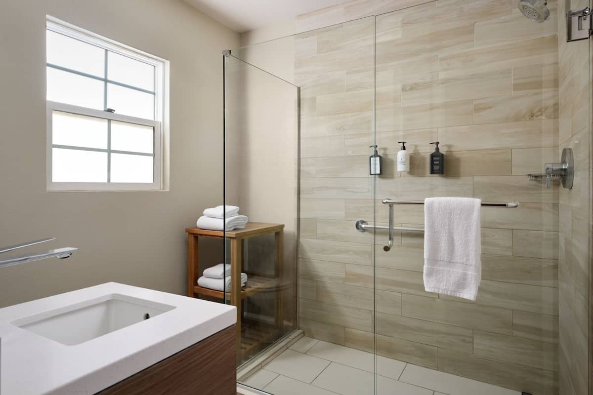 Shower, free toiletries, hair dryer, towels