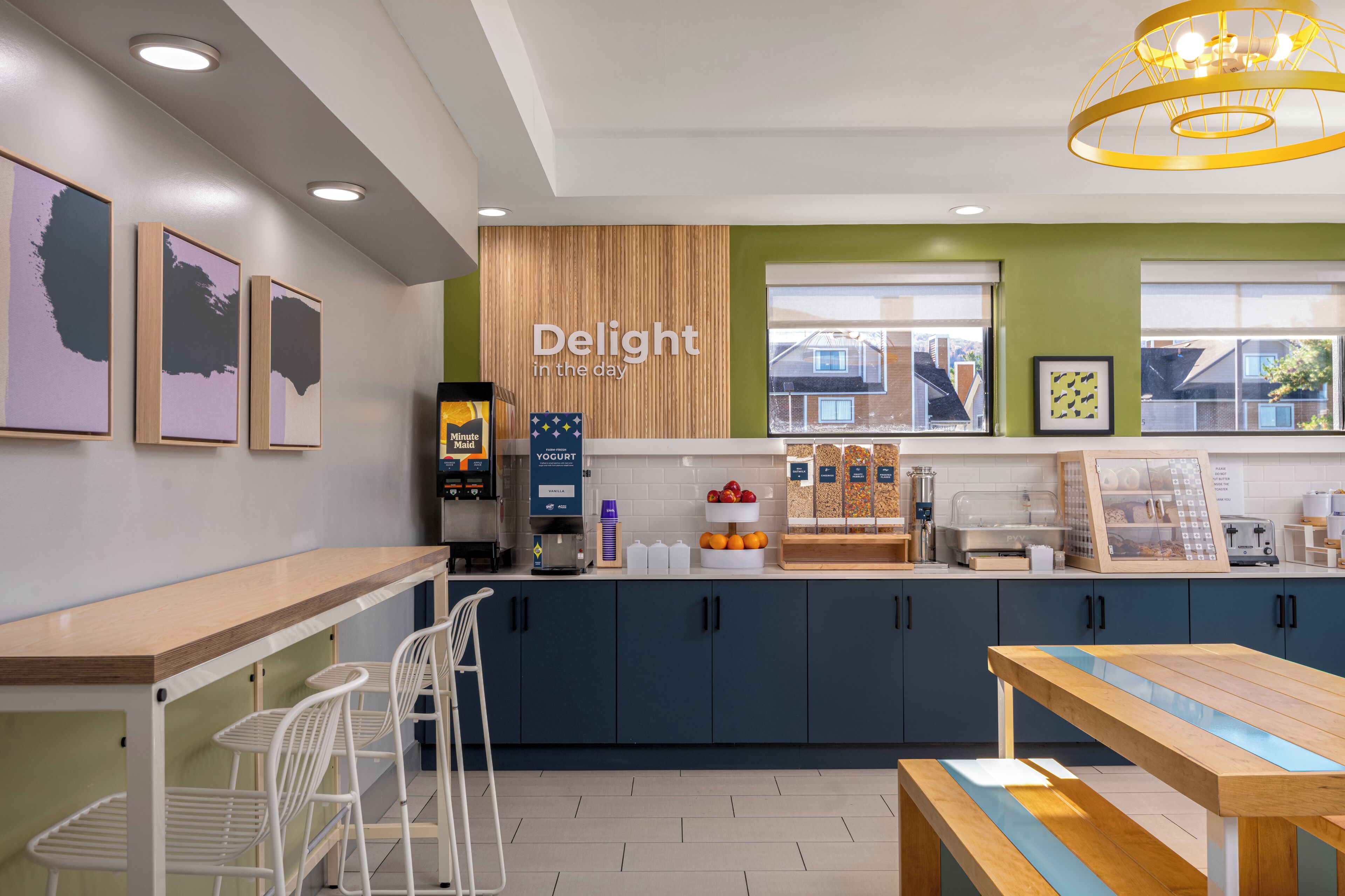 Free daily continental breakfast