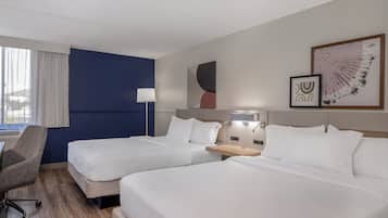 Escritorio y espacio para trabajar con laptop