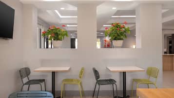 Café da manhã continental grátis todos os dias