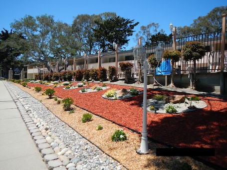 Property grounds. Americas Best Value Presidents Inn on Munras
