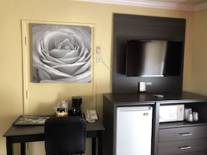 Room, 2 Queen Beds, Non Smoking (No A/C) | Living area | 40-inch flat-screen TV with cable channels, TV