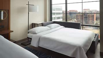 Premium bedding, in-room safe, desk, laptop workspace
