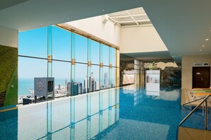 Indoor pool - Four Points by Sheraton Kuwait (Kuwait City)