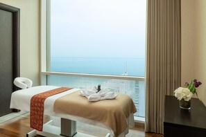 Sauna, spa, bain de vapeur, soins du corps, hydrothérapie, aromathérapie