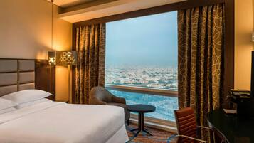 Classic Room, 1 Queen Bed | Down duvets, pillow-top beds, free minibar items, in-room safe