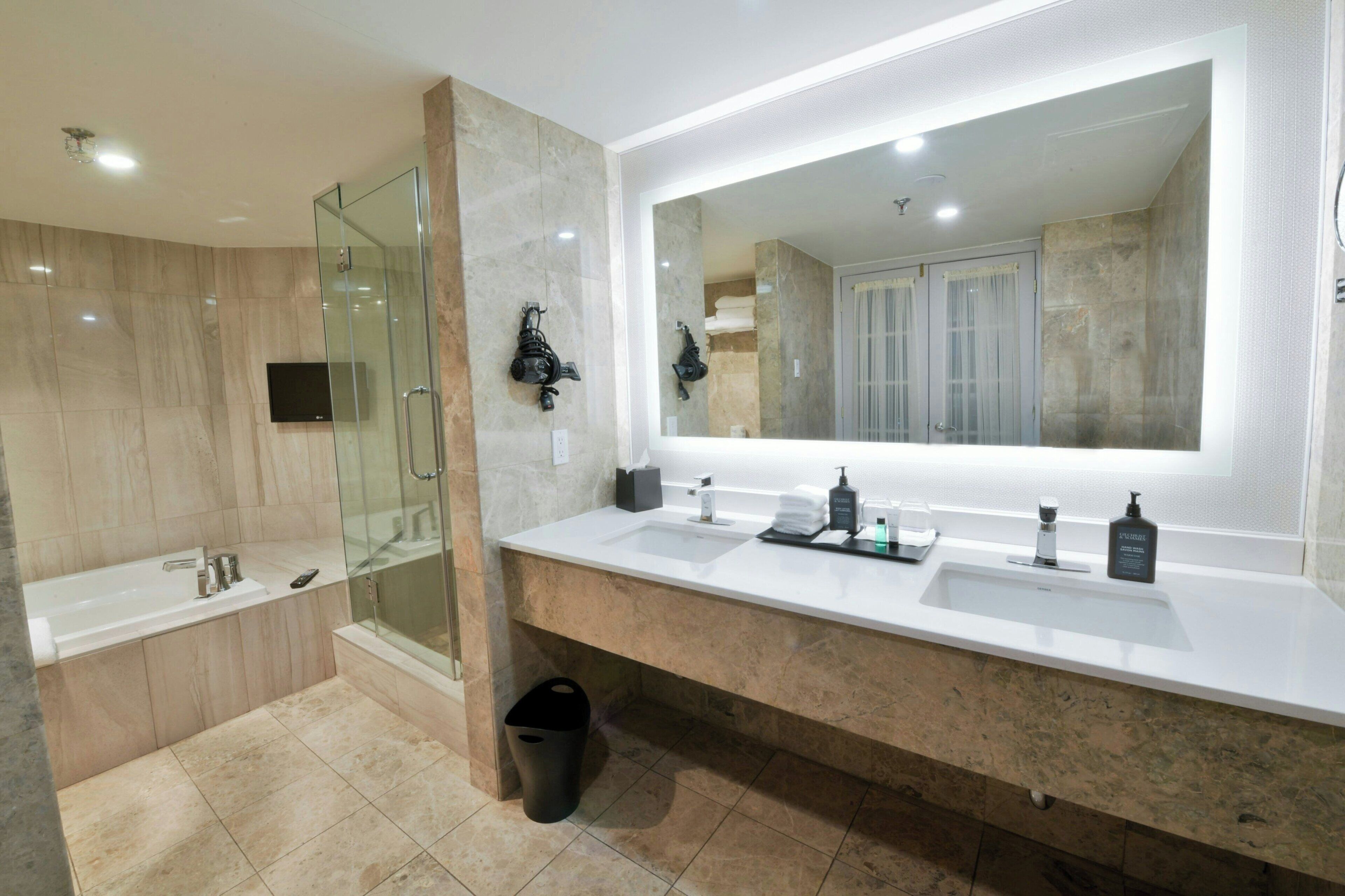 Photo - Sheraton Laval Hotel