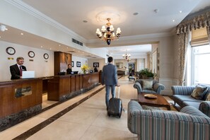 Lobby lounge