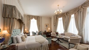 Room - Park International Hotel (London)