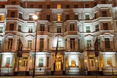 Park International Hotel
